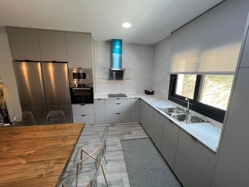 Cocina de Concepto Abierto Completamente Equipada